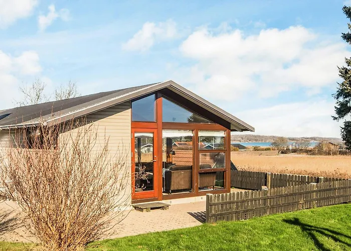 Seaside Escape With Views - By Traum